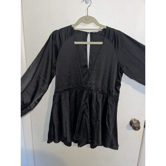 Stolen Hearts Front V-Cut Waist Silky Satin Plunge Jumpsuit Long Sleeve Romper - Picture 3 of 10